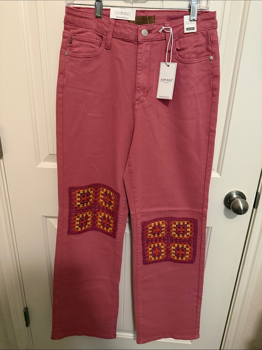 Judy Blue Rose Pink Straight Leg Jeans with Crocheted Knee Panels Size 11/30